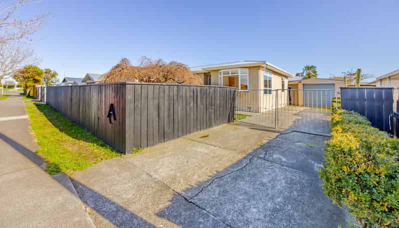 805 Park Road South, Akina