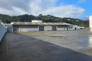 Large Seaview Industrial Opportunity
