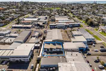 Three Tenancies, One Freehold Investment – Split-Risk 