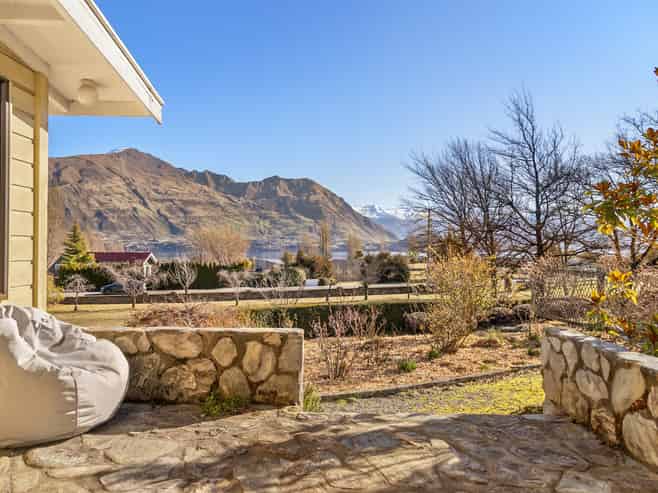 261 Beacon Point Road, Wanaka