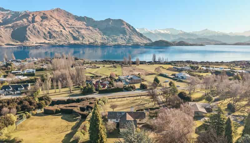 261 Beacon Point Road, Wanaka