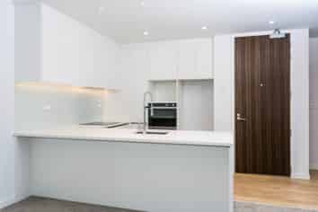 103/8B Lake Pupuke Drive, Takapuna