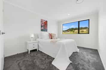 24 Ballyalton Crescent, Flat Bush