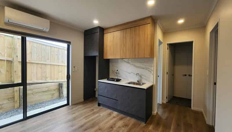 24 Ballyalton Crescent, Flat Bush