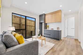 24 Ballyalton Crescent, Flat Bush