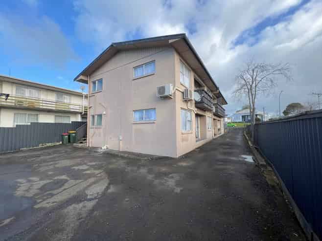 1/79 Lake Road, Frankton