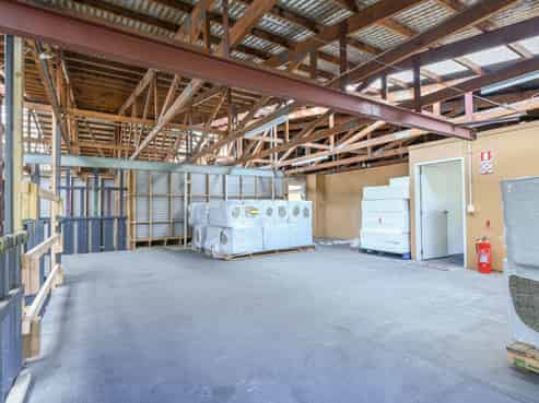 Substantial Warehouse & Logistics Facility