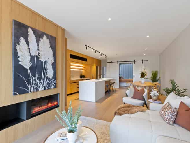 19/2 McKinlay Lane, Jacks Point
