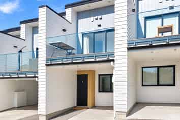 4/14 Sabot Place, Massey