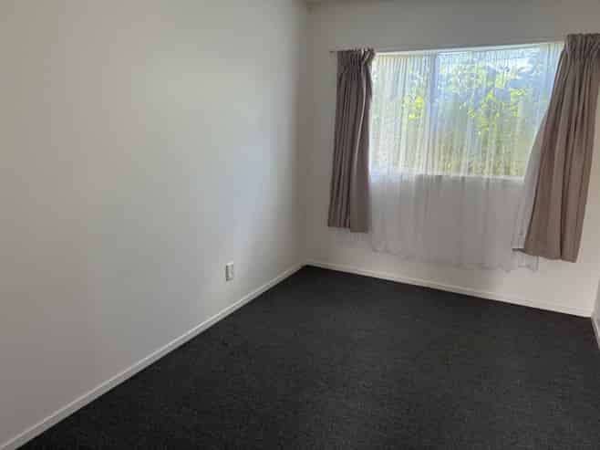 63 Burundi Avenue, Clendon Park