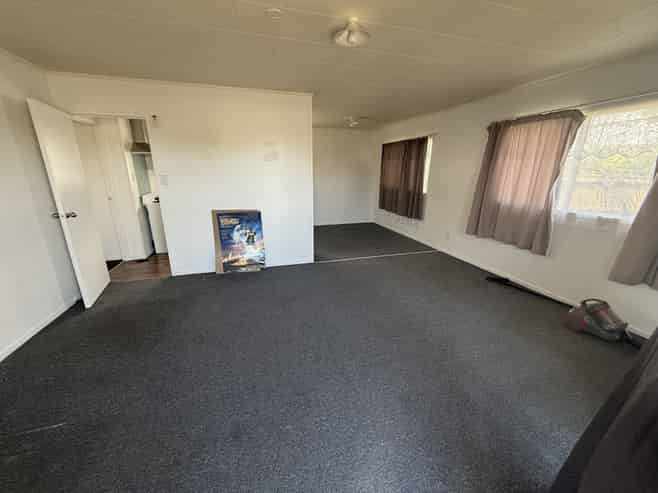 63 Burundi Avenue, Clendon Park
