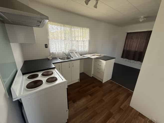 63 Burundi Avenue, Clendon Park