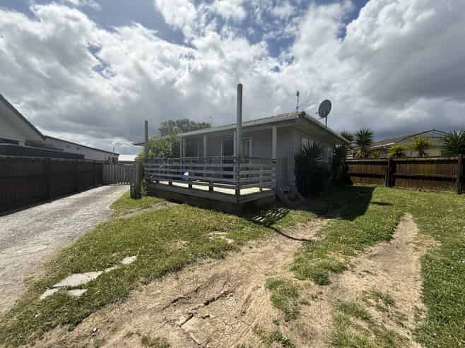 63 Burundi Avenue, Clendon Park