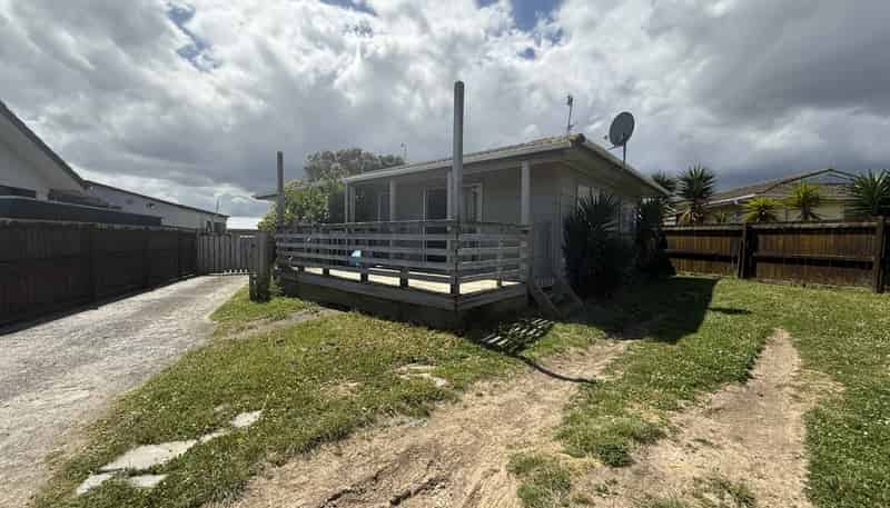 63 Burundi Avenue, Clendon Park