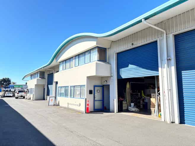 Central mount warehouse – Exceptional value