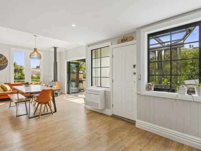 153 Victoria Road, Saint Clair