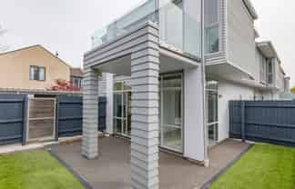 3/8 Rotherham Street, RICCARTON