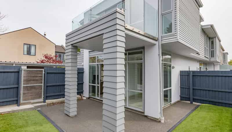 3/8 Rotherham Street, RICCARTON