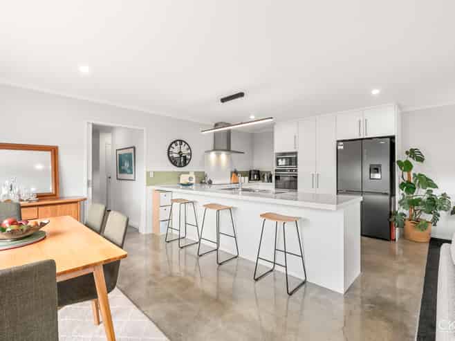 14 Passchendaele Grove, Trentham