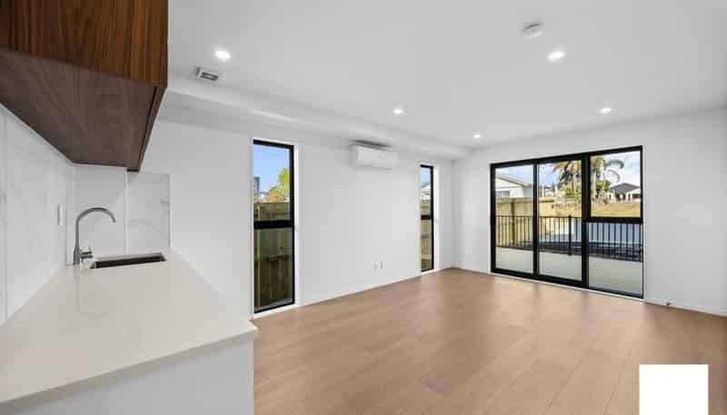 7 Awhi Way, Karaka