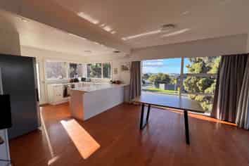 2/110 Sylvan Avenue, Northcote