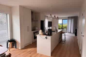 30C Range View Road, Mount Albert