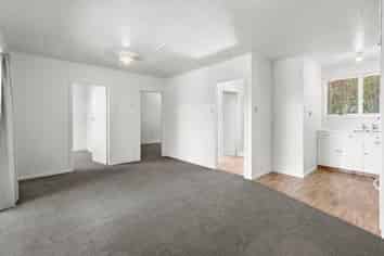 2/8A Hood Place, Spotswood