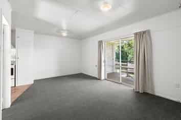 2/8A Hood Place, Spotswood