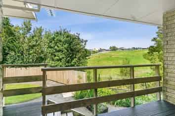2/8A Hood Place, Spotswood