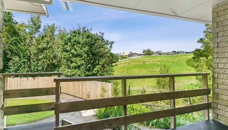 2/8A Hood Place, Spotswood