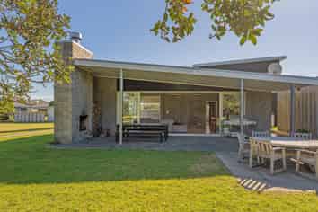  111 Kauri Crescent, Matarangi