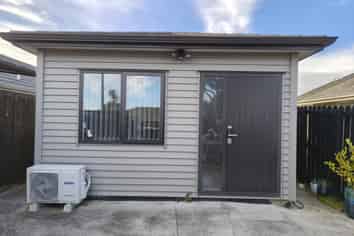 18 Robin Brooke Drive, Flat Bush