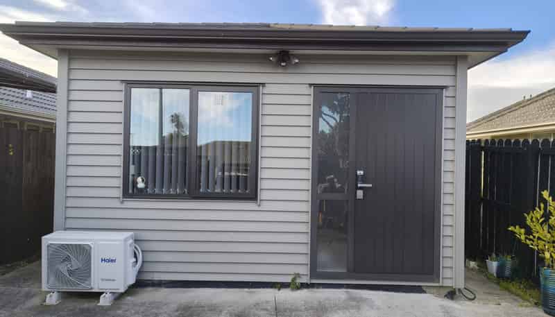 18 Robin Brooke Drive, Flat Bush