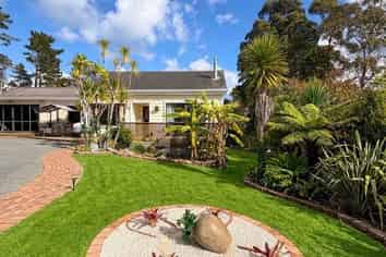 1258 East Coast Road, Redvale