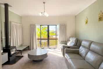 1258 East Coast Road, Redvale