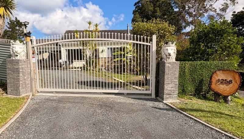 1258 East Coast Road, Redvale