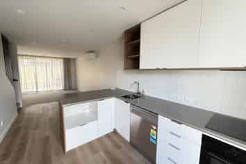 16/4 Campbell Street, Karori