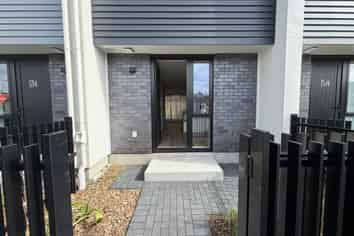 16/4 Campbell Street, Karori