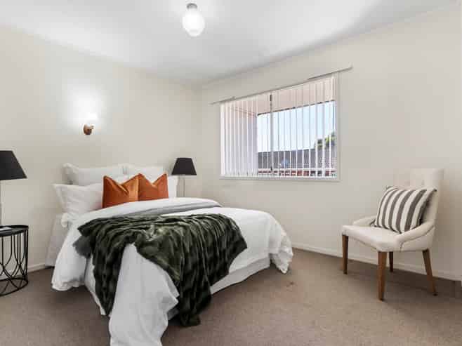 2/69 Titirangi Road, New Lynn