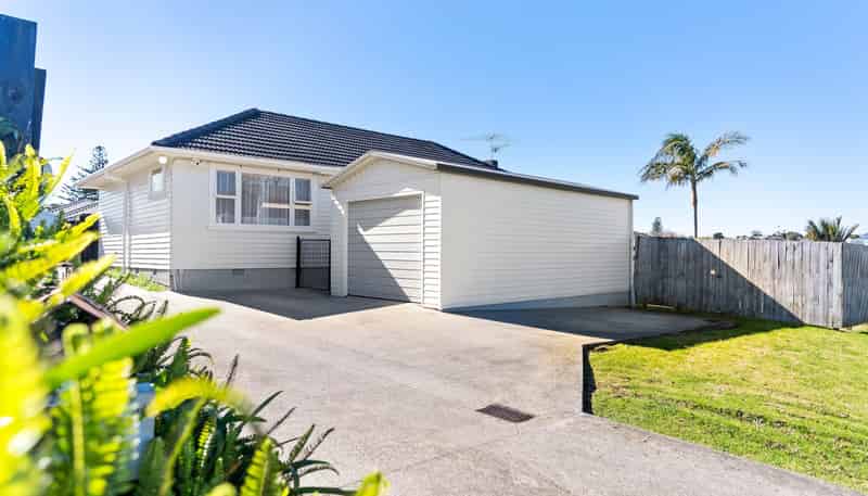 62 Howe Street, Howick
