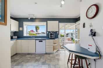 15 Caxton Street, Onekawa