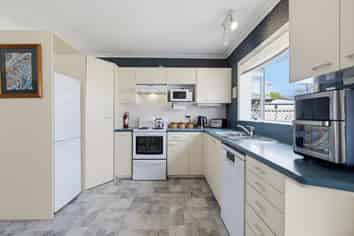 15 Caxton Street, Onekawa