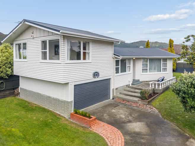 36 McDonald Street, Taita