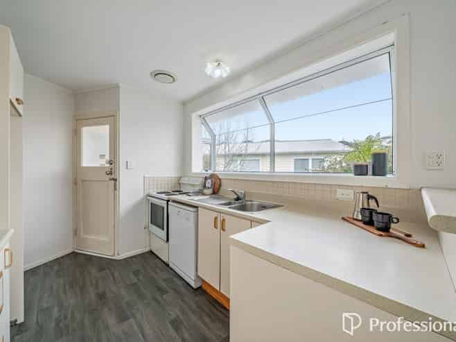 36 McDonald Street, Taita