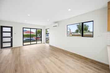 1/11 Karamu Street, Te Atatu Peninsula