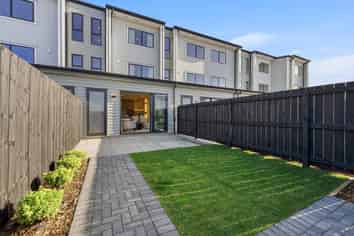 4/157 Bremner Road, Karaka