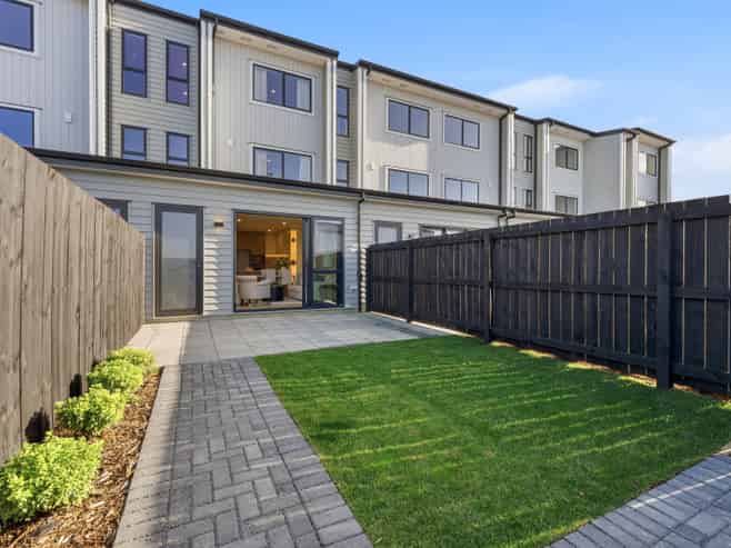 4/157 Bremner Road, Karaka