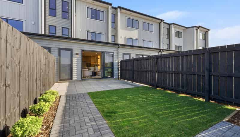 4/157 Bremner Road, Karaka