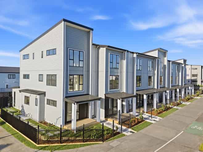 4/157 Bremner Road, Karaka