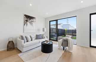 8/157 Bremner Road, Karaka